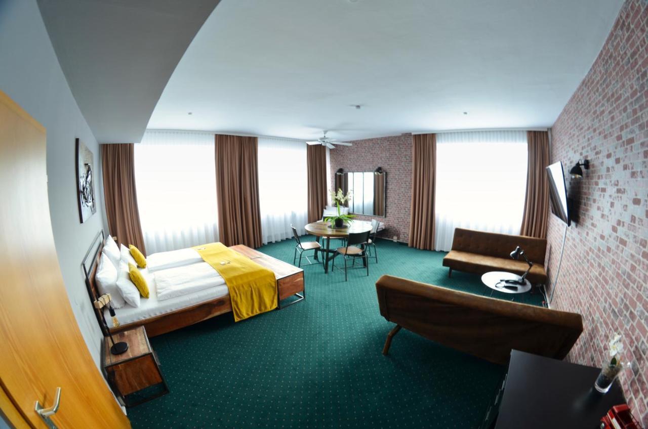 Hotel Am Markt Карлсруэ Экстерьер фото