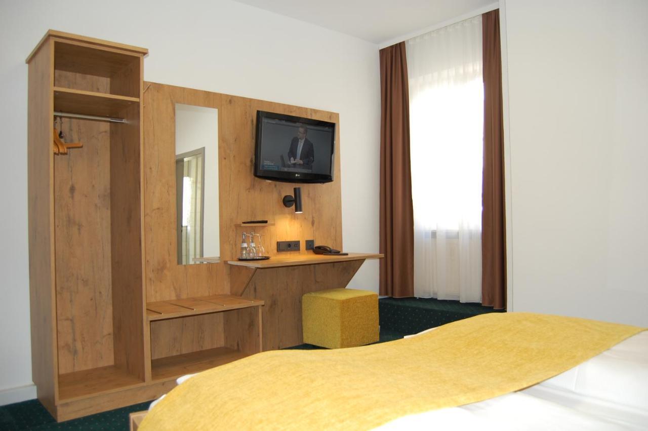 Hotel Am Markt Карлсруэ Экстерьер фото
